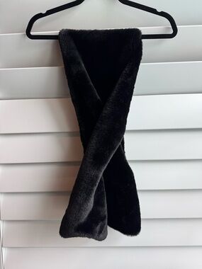 J Crew Black Faux Fur pull through scarf - like new!